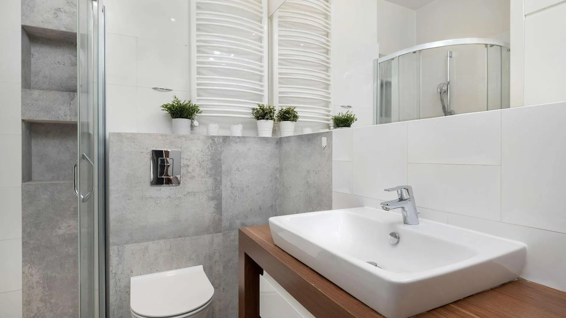 Elegant Apartment Slezna In Wroclaw With Parking By Noclegi Renters Polska