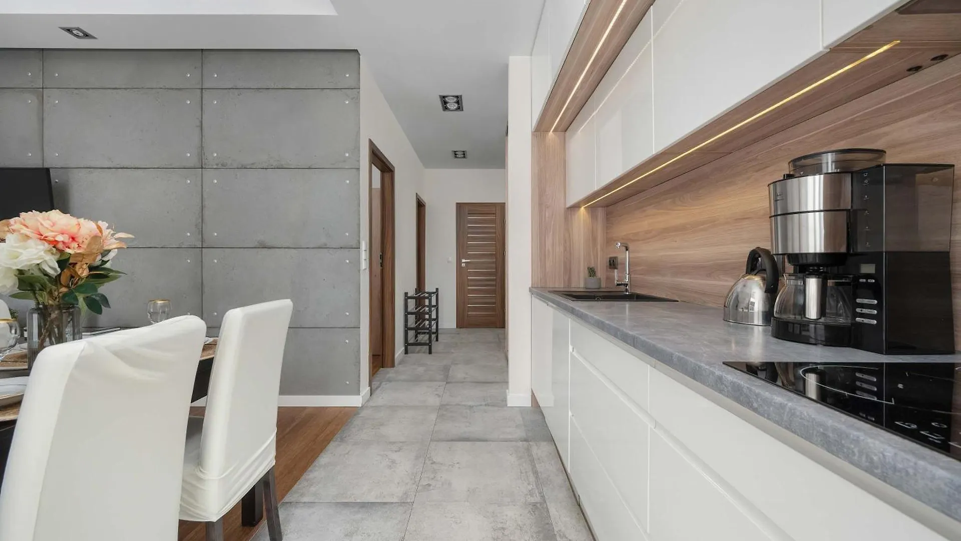 Elegant Apartment Slezna In Wroclaw With Parking By Noclegi Renters