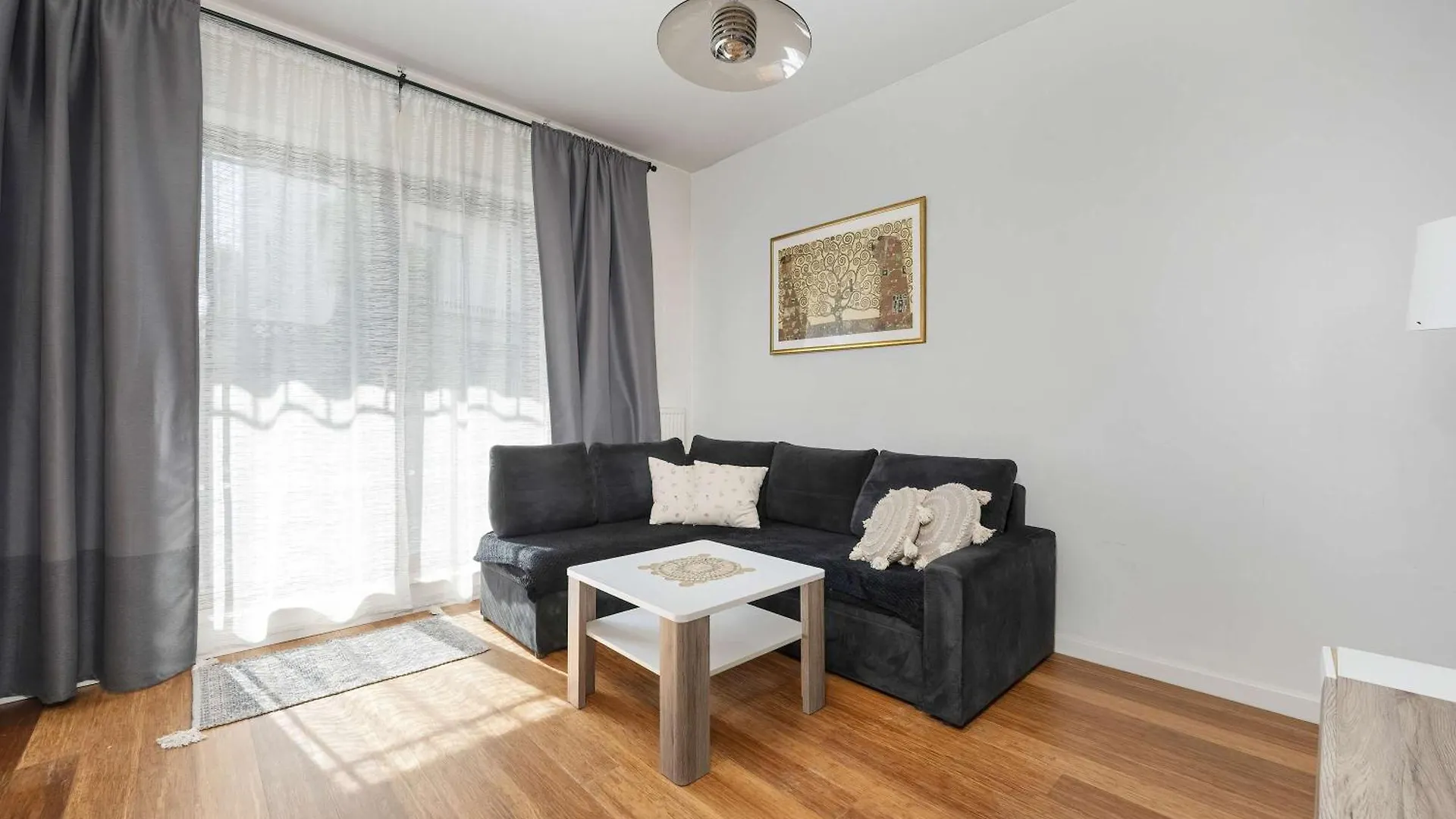 Elegant Apartment Slezna In Wroclaw With Parking By Noclegi Renters Polska